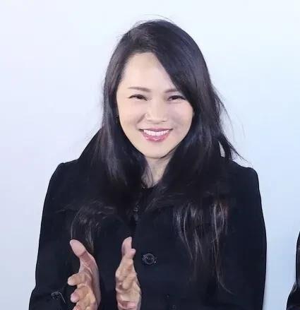 娱乐明星最新热点吃瓜,明星隐私曝光，事件持续发酵